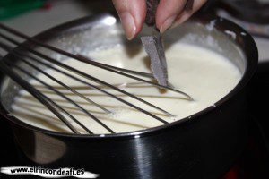 Tarta de tres chocolates, fundir el chocolate negro