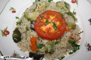 Arroz con verduras, emplatado