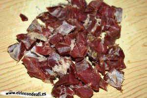 Pollo al chilindrón, trocear jamón en taquitos Pollo al chilindrón, trocear jamón en taquitos