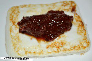 Queso a la plancha con mermelada de tomate