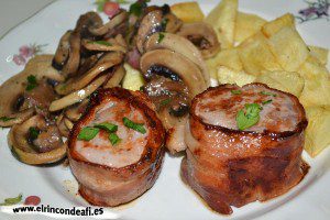 Solomillo de cerdo envuelto en bacon