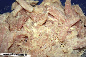 Pollo al Appletiser, dejar macerar el pollo con la crema de champiñones