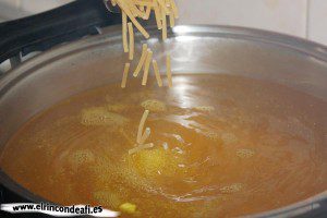 Espaguetis ñoño, cocer los espaguetis