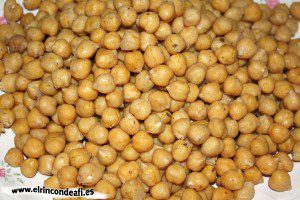 Puchero canario, reservar los garbanzos ya cocidos
