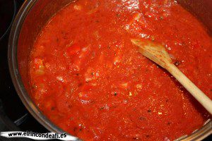 Macarrones matriciana, añadir el tomate