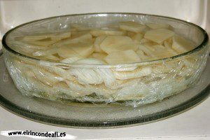Papas panaderas en microondas, meter en el microondas