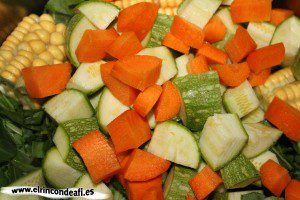 Potaje de colinos, añadir los calabacinos y las zanahorias
