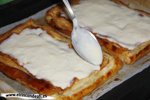 Hojaldres con fruta, cubrir de crema pastelera