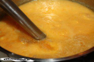 Crema de calabaza, triturarlo todo