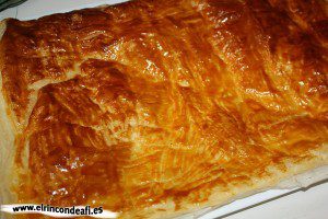 Hojaldre con nata y fresas, hornear el hojaldre