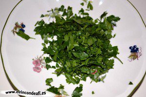 Coquinas, añadir perejil crudo picado