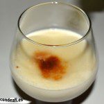 Crème brulée flambeada con lecho de mermelada de frambuesa