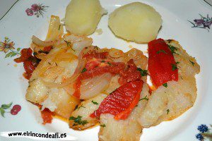 Filetes de gallo con sofrito, presentación