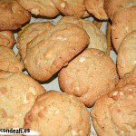 Galletas con chocolate blanco y nueces de macadamia