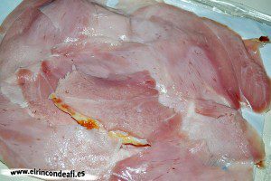 Lacón con papas, cortar el lacón en trozos