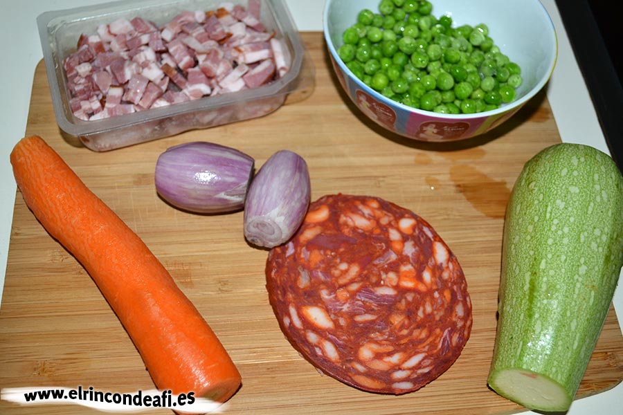 Tortilla de verduras con chorizo y bacon, preparar los ingredientes