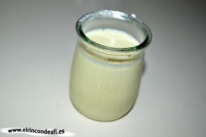 Bizcocho de yogurt 1,2,3, añadir 1 yogur de limón