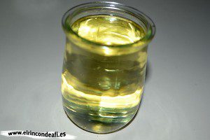 Bizcocho de yogurt 1,2,3, añadir el recipiente de yogur, pero de aceite