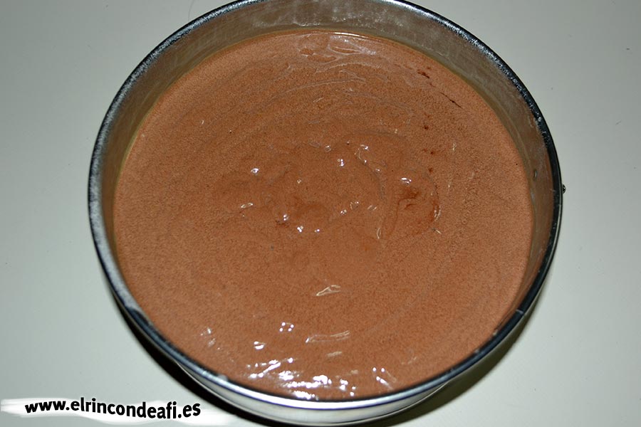 Fortaleza de chocolate, introducir la mezcla en el molde