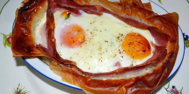 Tartaletas de huevos y bacon con queso