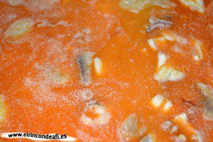 Arroz a la banda, cubrir con el caldo reservado