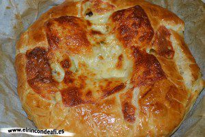 Hojaldre relleno de verduras, hornear hasta que se dore