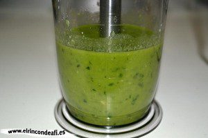 Ñoquis al pesto, triturar