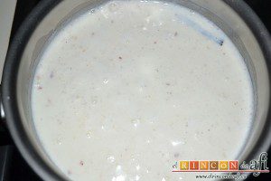 Puré de castañas, cocer a fuego moderado sin que se queme