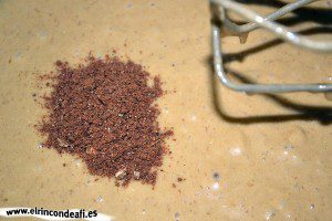 Queque de especias (Gewürzkuchen), añadir las especias