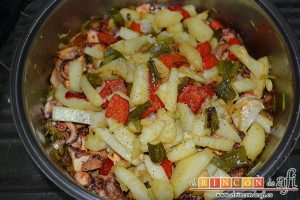 Frita de pulpo, salpimentar
