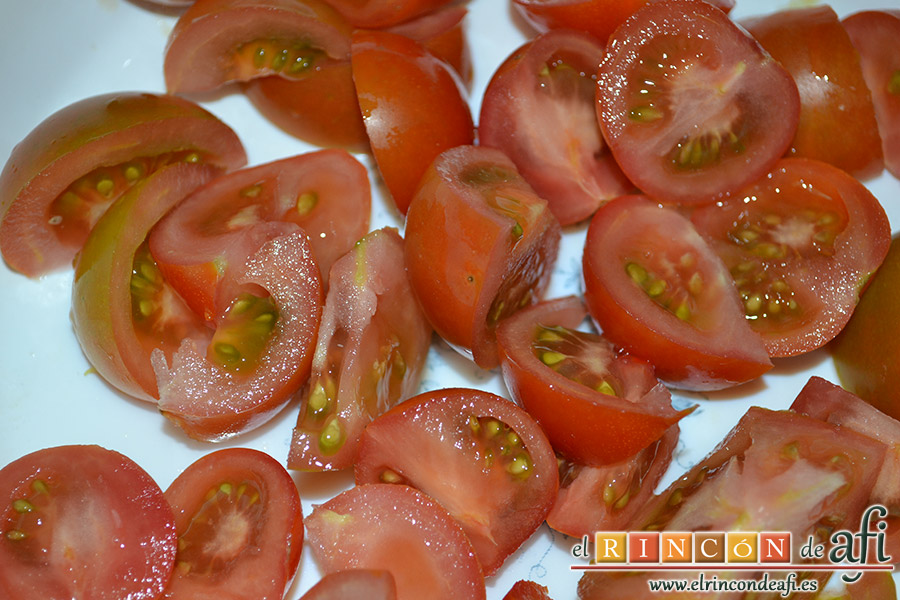Ensalada de bacalao, cortar los tomates