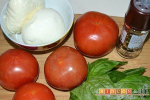Pasta con tomate, mozzarella y albahaca, disponer los ingredientes