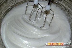 Mousse de chocolate, montarlas con varillas eléctricas
