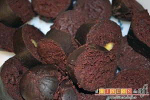 Croquetas de morcilla, trocear las morcillas