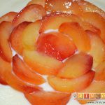 Tarta de ciruelas rojas