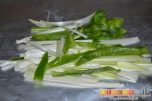Trucha en papillote, colocarlos sobre papel de aluminio para hacer una cama