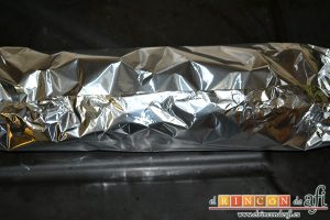 Trucha en papillote, hornear, al acabar estará hinchado, abrir con cuidado