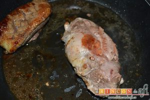 Magret de pato con salsa de cerezas y papas parisinas, cocinar hasta que haya desaparecido la grasa