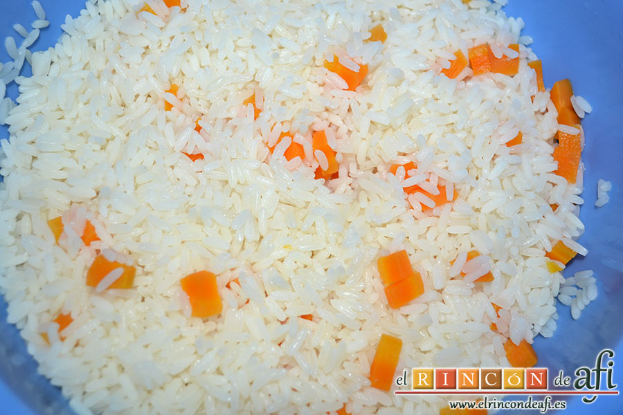 Ensalada de arroz, una vez cocidos los escurrimos y dejamos que enfríe