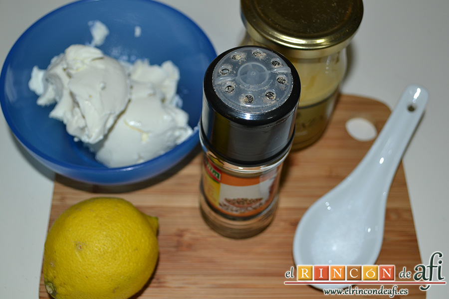 Salmón al horno con sirope de arce y limón, preparamos los ingredientes para elaborar la salsa ya que debe estar en la nevera