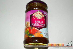 Crema de verduras con curry, preparar la pasta de curry