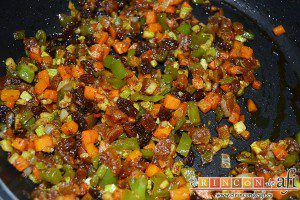 Tabulé estilo Afi, añadir a las verduras una cucharadita de curry y otra de canela
