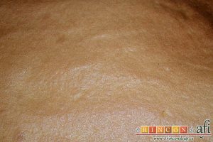 Brazo gitano con doble relleno, hornear hasta que esté dorado y bien hecho