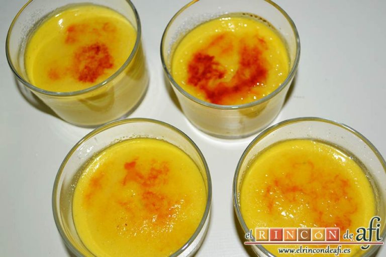 Crema de mango caramelizada, dejar en nevera hasta el momento de consumir