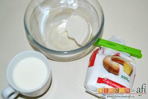 Caracolas de canela, preparamos los ingredientes para el frosting
