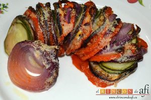 Tian provenzal de calabacín, berenjena, tomates y cebolla, sugerencia de presentación
