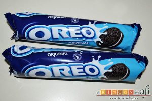 Bizcocho de galletas Oreo, preparar las galletas