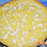Tarta de crema franchipán con manzanas y almendras