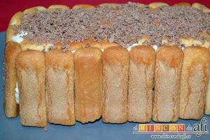 Pastel de soletillas, mascarpone y Nutella, tapar con el film y dejar en la nevera la menos 3 horas