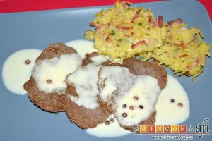 Tortitas de papas y bacon, sugerencia de presentación